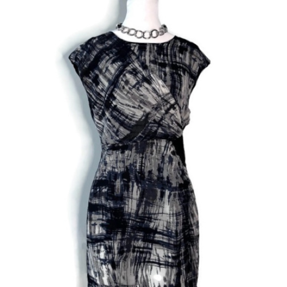 Forever 21 Black and Gray Midi Dress - Size M